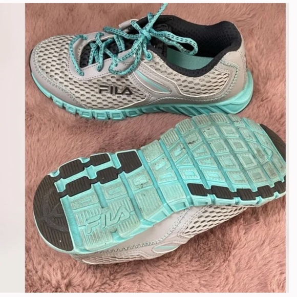 FILA Mesh Monochrome Running Athletic Athleisure Chic Glam Slip Hip Art Sneakers - Picture 2 of 5